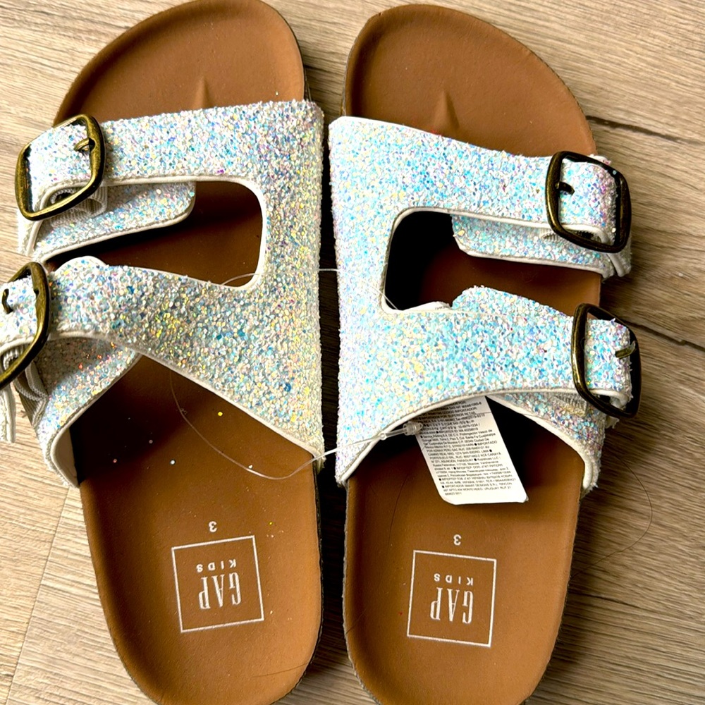 Brand new kids sandal sz 3